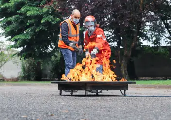 Fire Risk Management Consulting Session – Fire safety experts offering fire risk management consulting, advising businesses and property owners on fire prevention strategies, compliance, and emergency preparedness.